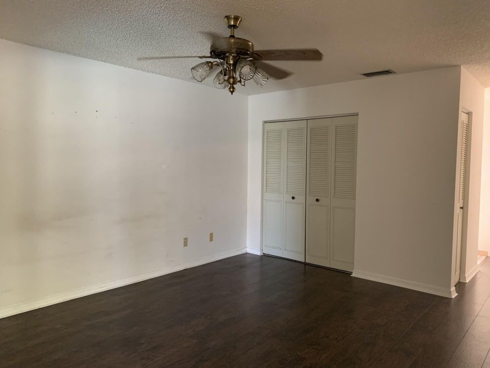 For Sale: $349,000 (2 beds, 2 baths, 1324 Square Feet)