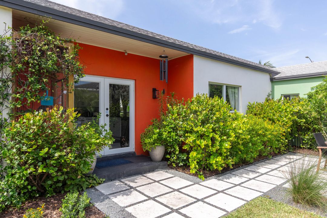 For Rent: $3,460 (3 beds, 2 baths, 1717 Square Feet)