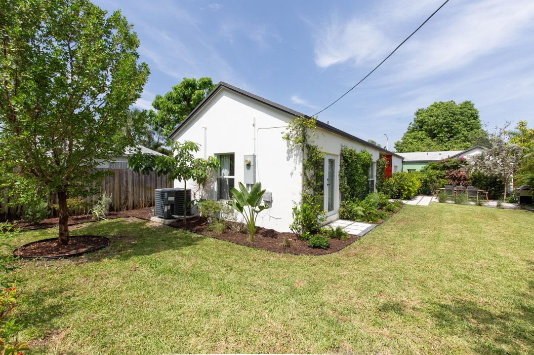 For Rent: $3,460 (3 beds, 2 baths, 1717 Square Feet)