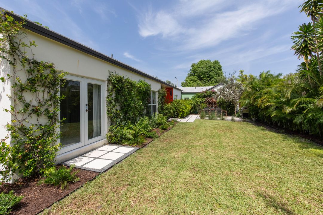 For Rent: $3,460 (3 beds, 2 baths, 1717 Square Feet)