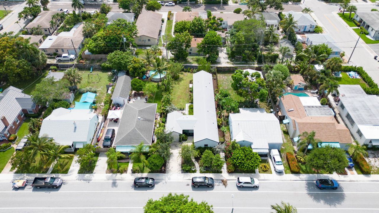 For Rent: $3,460 (3 beds, 2 baths, 1717 Square Feet)