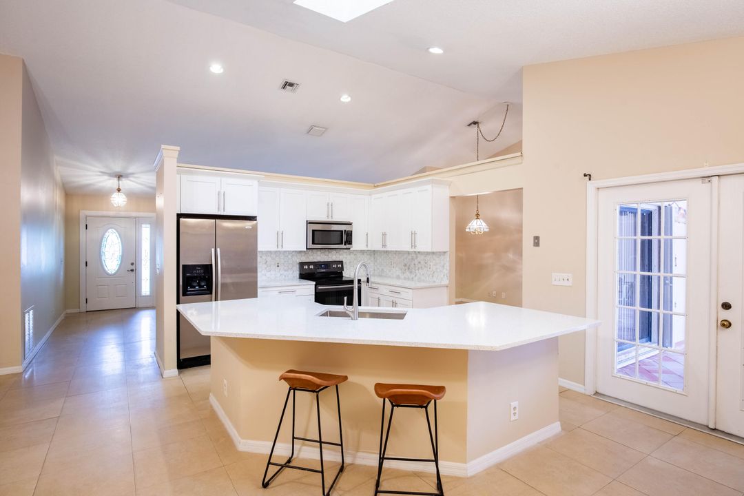 В аренду: $3,800 (4 спален, 2 ванн, 2401 Квадратных фут)