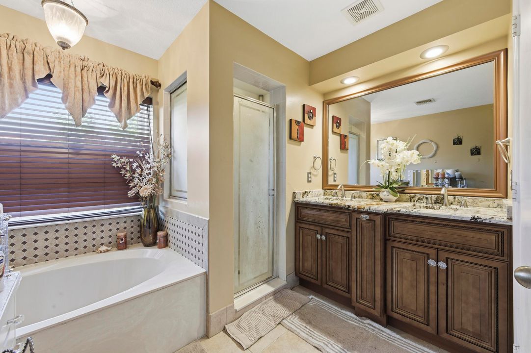 Под контрактом: $489,000 (4 спален, 3 ванн, 1867 Квадратных фут)