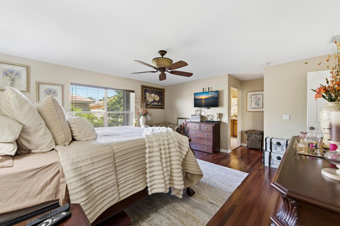 Под контрактом: $489,000 (4 спален, 3 ванн, 1867 Квадратных фут)