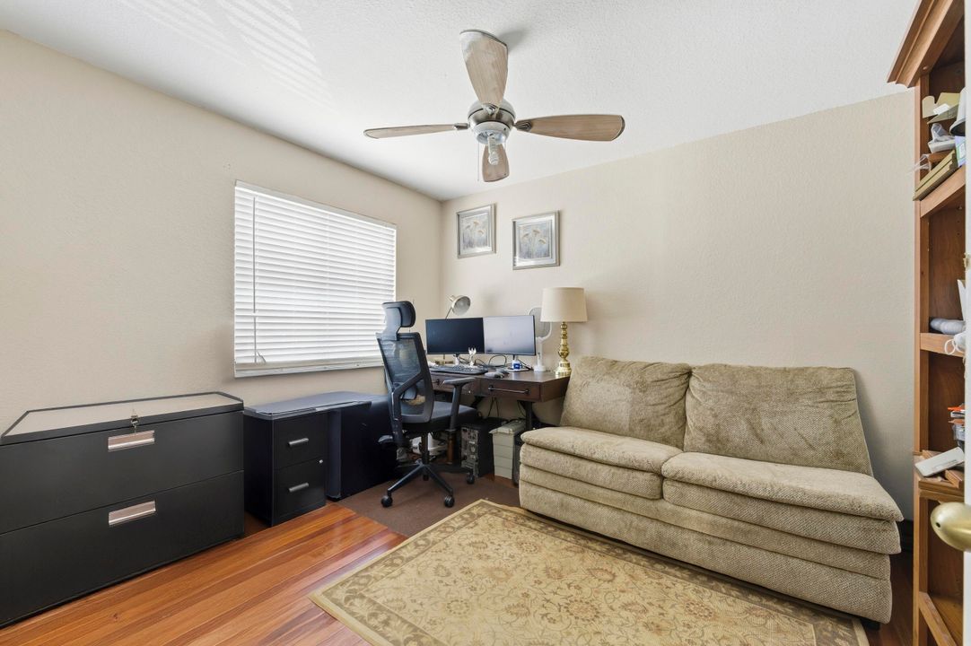 Под контрактом: $489,000 (4 спален, 3 ванн, 1867 Квадратных фут)