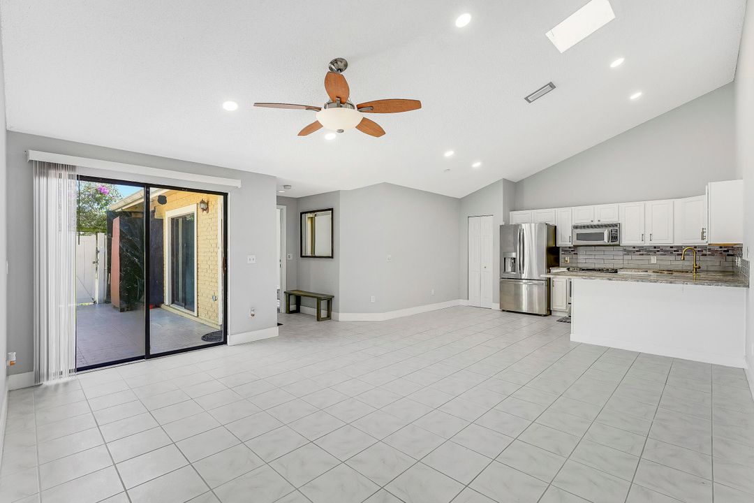 Active With Contract: $350,000 (3 beds, 2 baths, 1276 Square Feet)