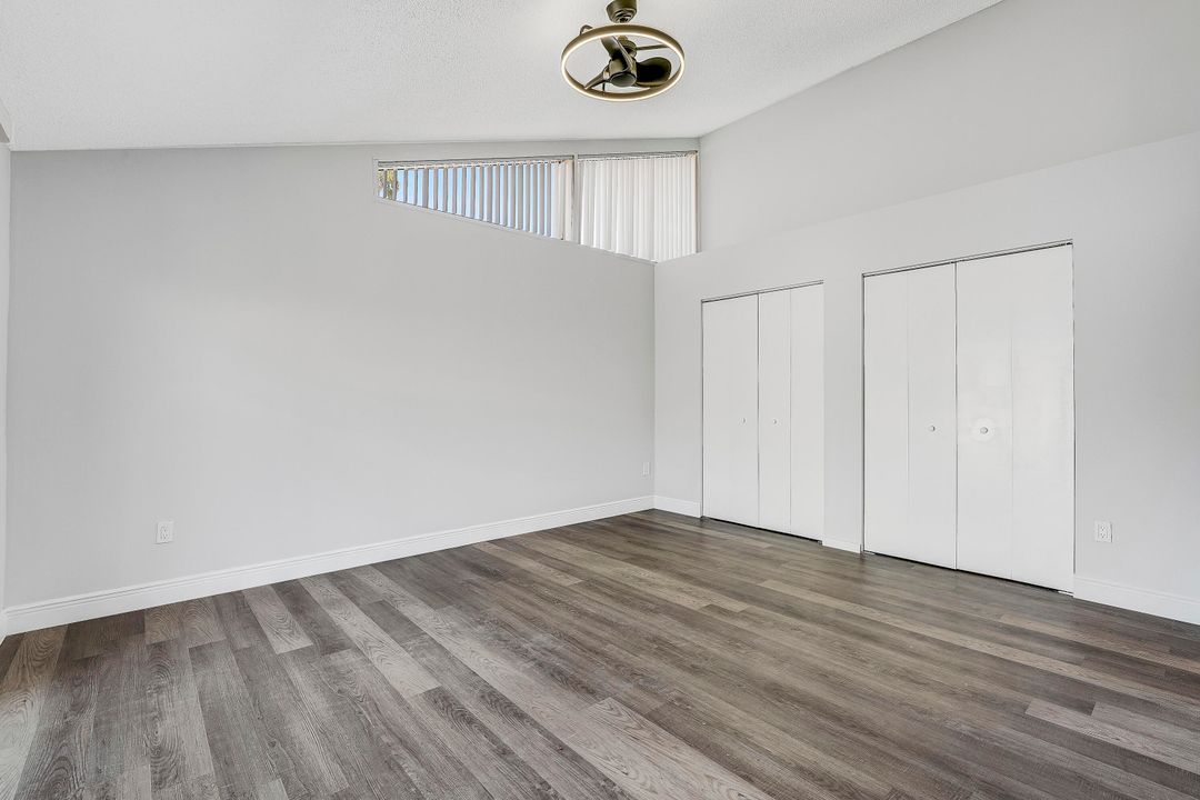 Active With Contract: $350,000 (3 beds, 2 baths, 1276 Square Feet)