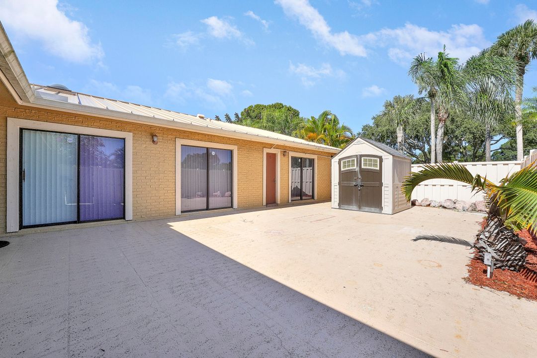 Active With Contract: $350,000 (3 beds, 2 baths, 1276 Square Feet)