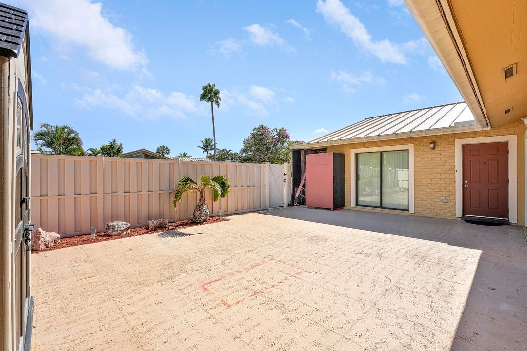 Active With Contract: $350,000 (3 beds, 2 baths, 1276 Square Feet)