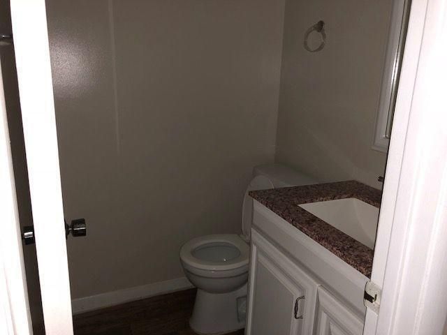 For Sale: $110,000 (2 beds, 1 baths, 1092 Square Feet)