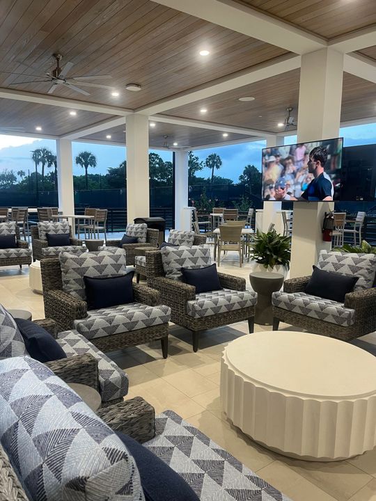 Active With Contract: $995,000 (3 beds, 3 baths, 2042 Square Feet)