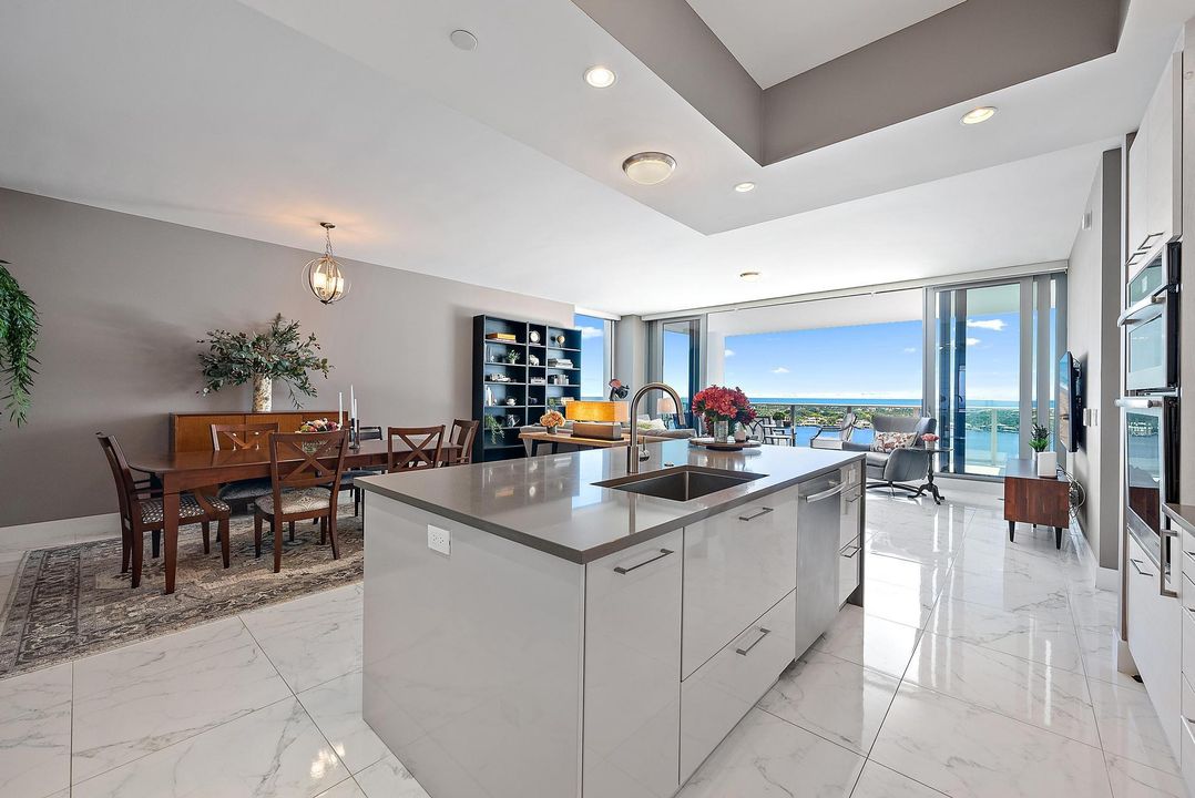 待售: $2,695,000 (3 贝兹, 4 浴室, 2445 平方英尺)