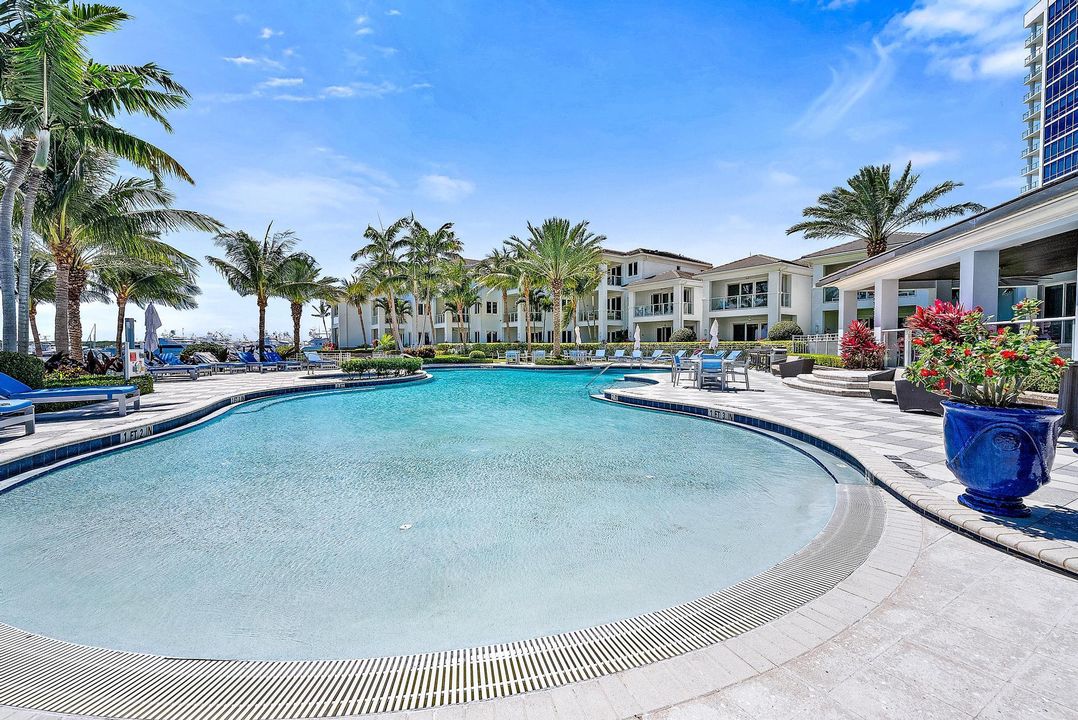 待售: $2,695,000 (3 贝兹, 4 浴室, 2445 平方英尺)