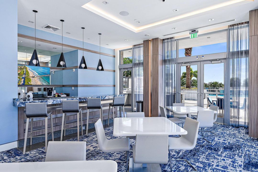 待售: $2,695,000 (3 贝兹, 4 浴室, 2445 平方英尺)