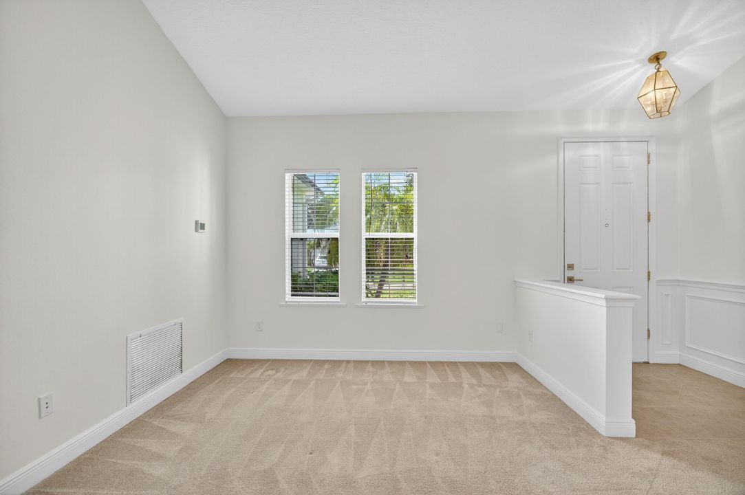 Activo con contrato: $375,000 (3 camas, 2 baños, 2034 Pies cuadrados)