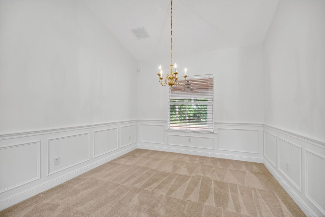 Activo con contrato: $375,000 (3 camas, 2 baños, 2034 Pies cuadrados)