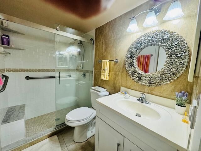 For Sale: $169,900 (1 beds, 1 baths, 682 Square Feet)