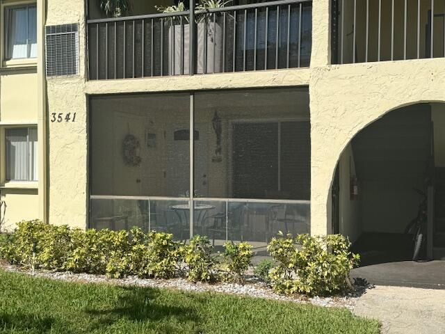 For Sale: $169,900 (1 beds, 1 baths, 682 Square Feet)