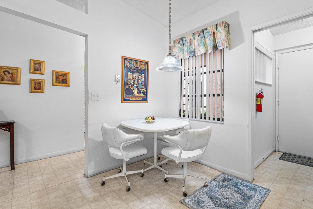 For Sale: $314,000 (2 beds, 2 baths, 1382 Square Feet)