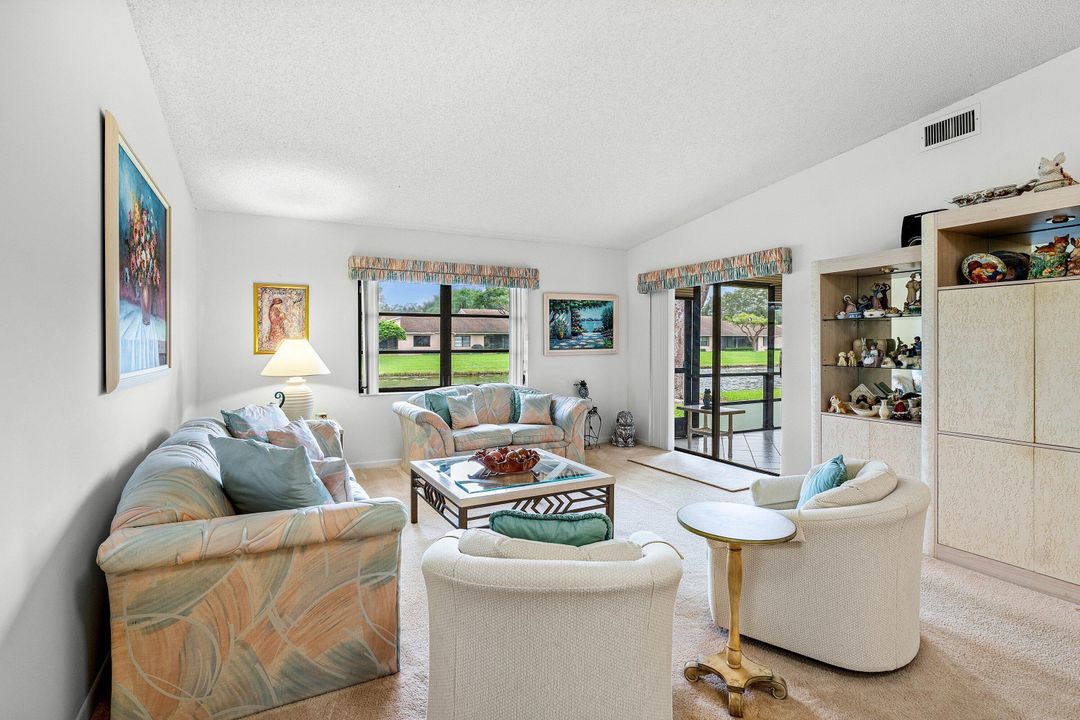 For Sale: $314,000 (2 beds, 2 baths, 1382 Square Feet)