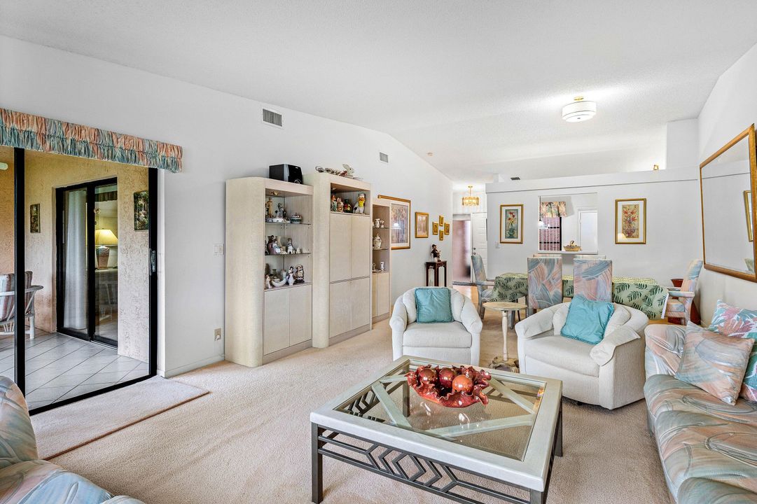 For Sale: $314,000 (2 beds, 2 baths, 1382 Square Feet)