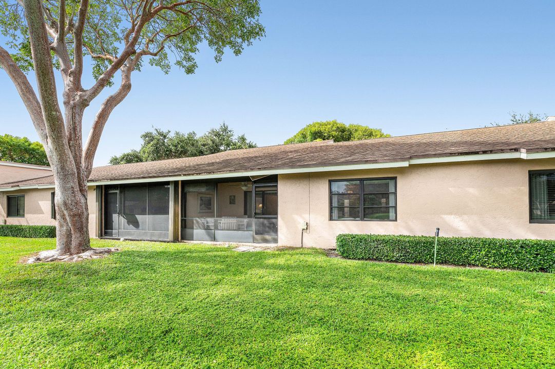 For Sale: $314,000 (2 beds, 2 baths, 1382 Square Feet)