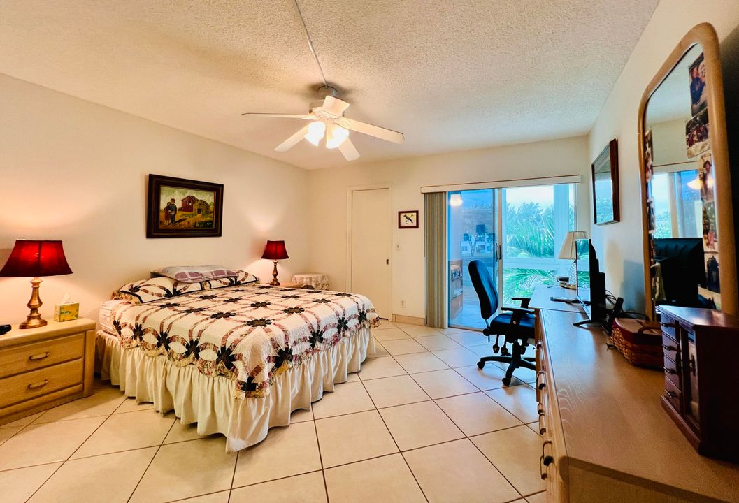 Под контрактом: $169,900 (2 спален, 2 ванн, 1062 Квадратных фут)