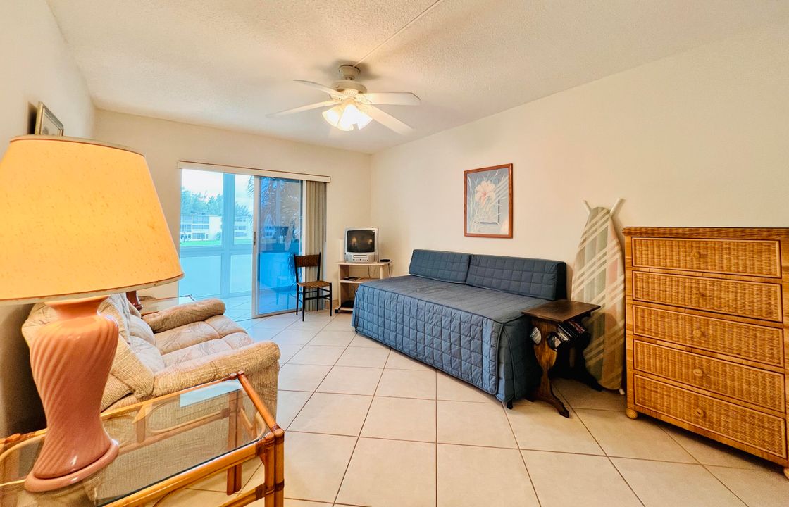 Под контрактом: $169,900 (2 спален, 2 ванн, 1062 Квадратных фут)