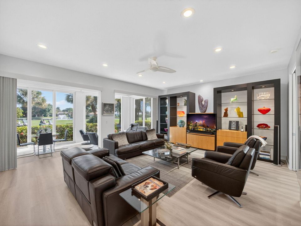 Activo con contrato: $995,000 (3 camas, 2 baños, 2423 Pies cuadrados)