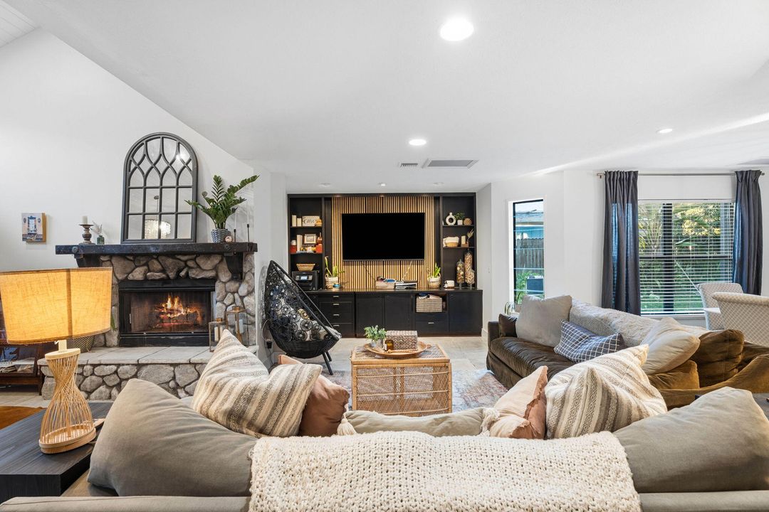 For Sale: $777,000 (3 beds, 2 baths, 1742 Square Feet)