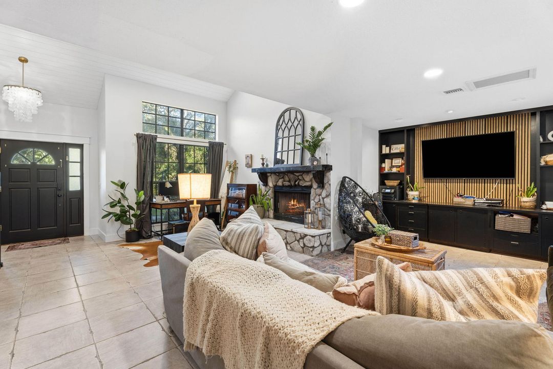 For Sale: $777,000 (3 beds, 2 baths, 1742 Square Feet)