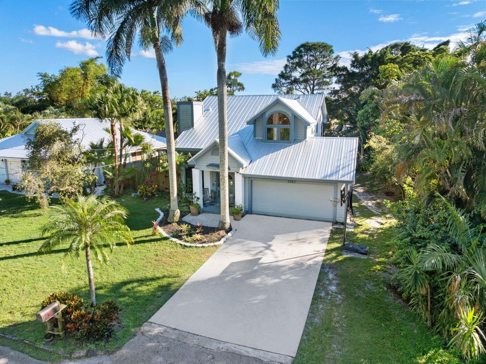 For Sale: $777,000 (3 beds, 2 baths, 1742 Square Feet)