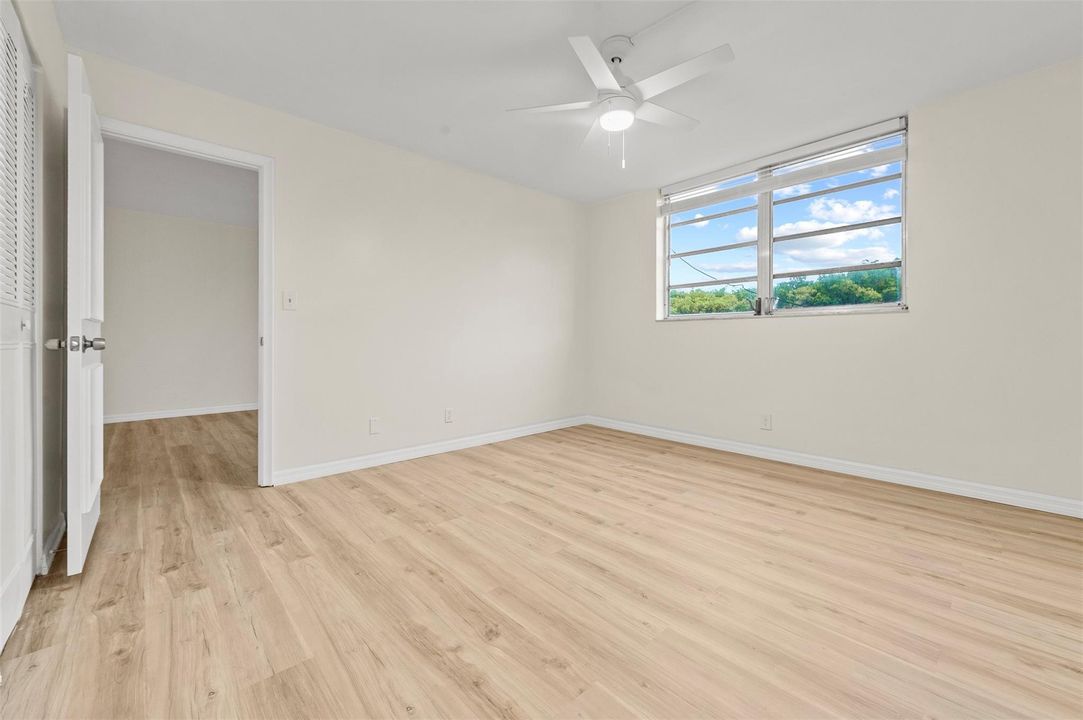 En Venta: $329,900 (2 camas, 2 baños, 899 Pies cuadrados)