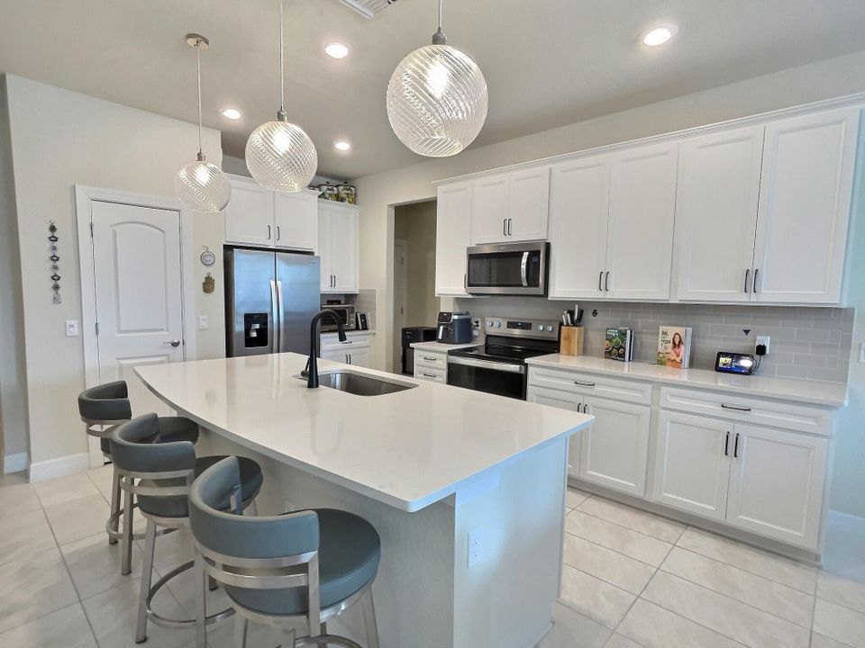 For Sale: $539,000 (3 beds, 2 baths, 1826 Square Feet)