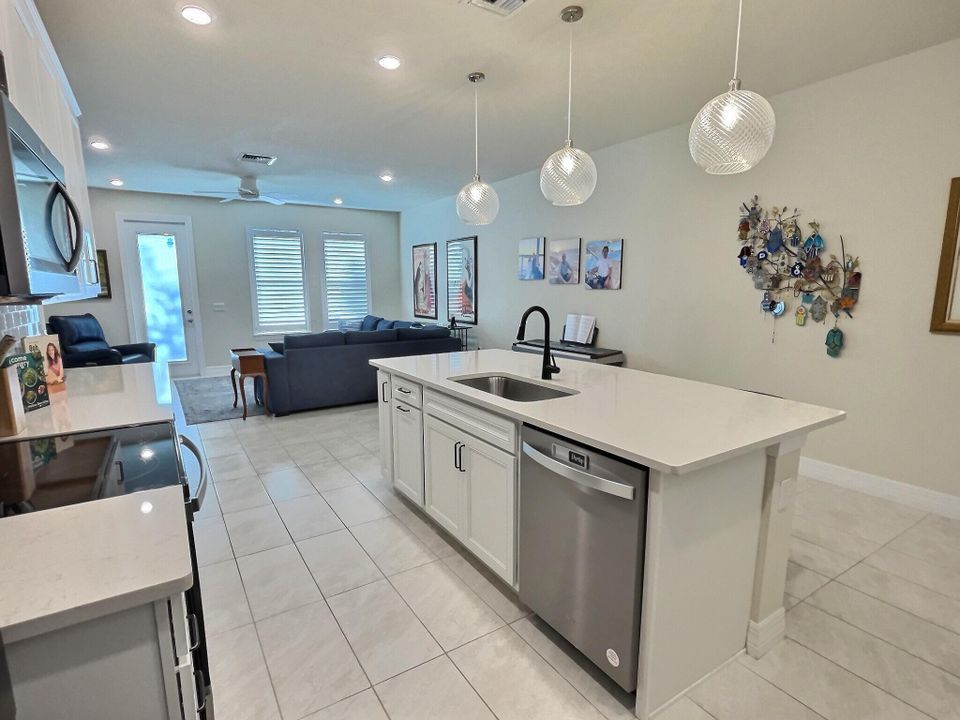 For Sale: $539,000 (3 beds, 2 baths, 1826 Square Feet)