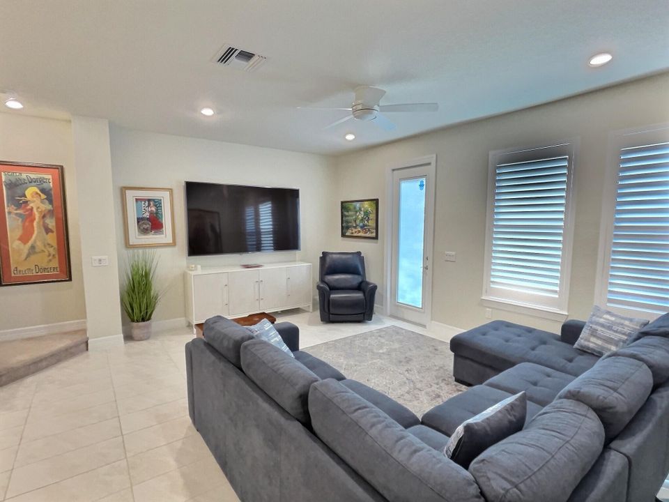 For Sale: $539,000 (3 beds, 2 baths, 1826 Square Feet)