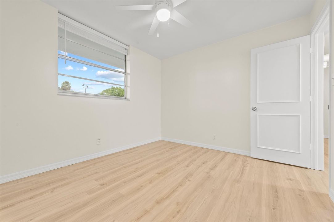 En Venta: $329,900 (2 camas, 2 baños, 899 Pies cuadrados)