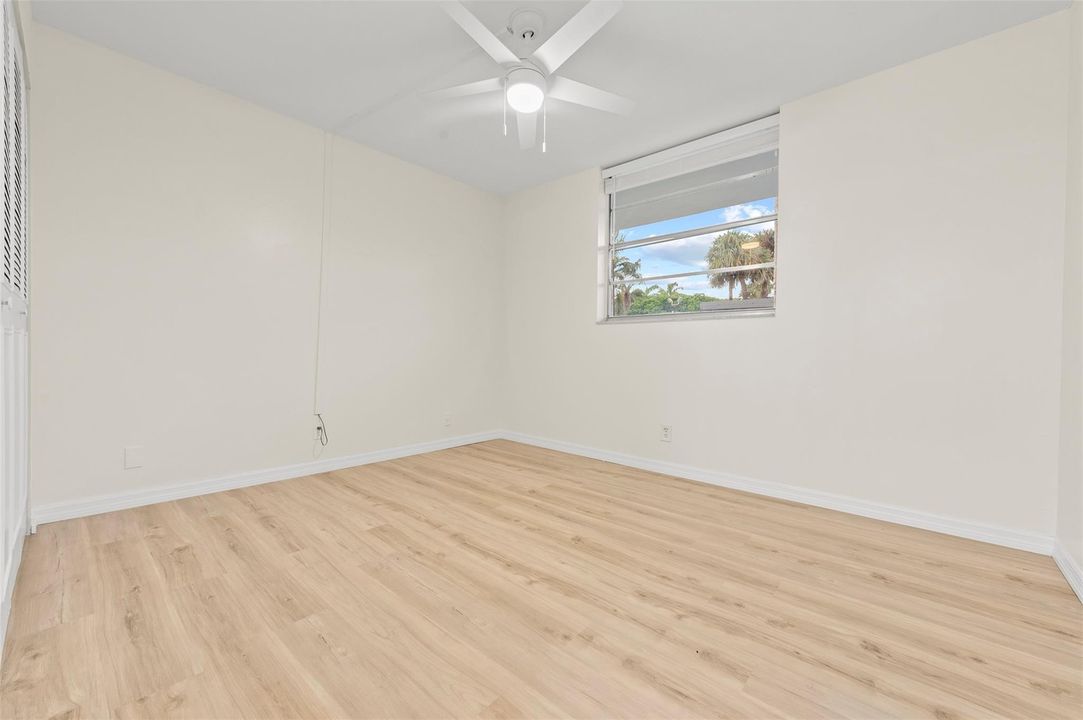 En Venta: $329,900 (2 camas, 2 baños, 899 Pies cuadrados)