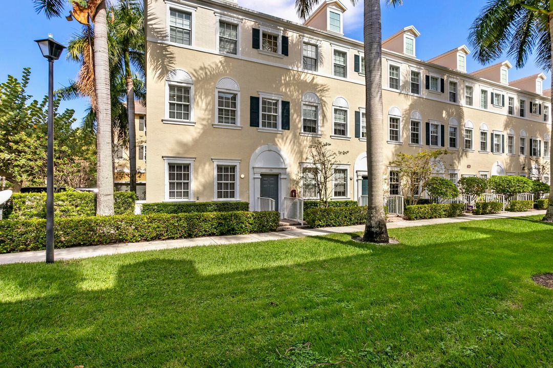 For Sale: $469,000 (3 beds, 2 baths, 2068 Square Feet)