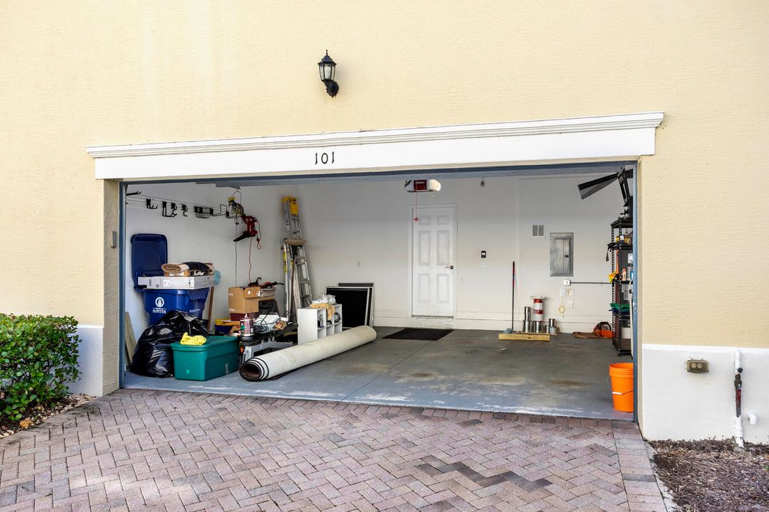 For Sale: $469,000 (3 beds, 2 baths, 2068 Square Feet)