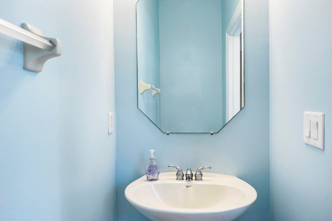 For Sale: $469,000 (3 beds, 2 baths, 2068 Square Feet)