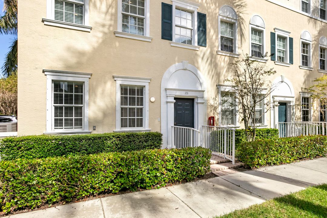 For Sale: $469,000 (3 beds, 2 baths, 2068 Square Feet)