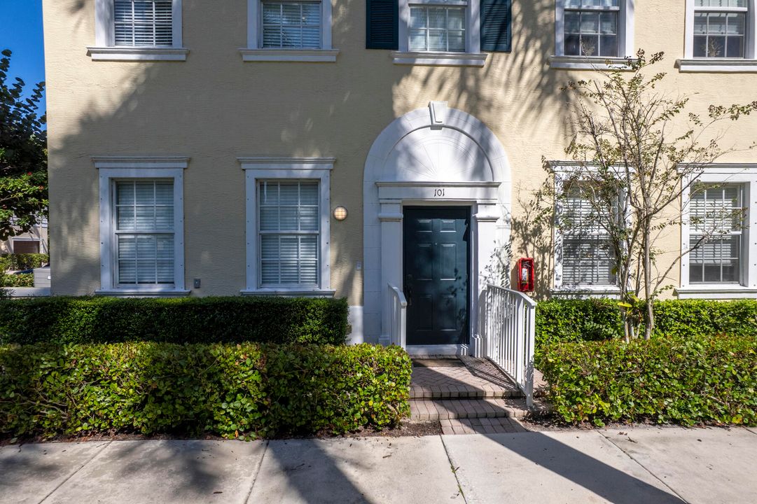 For Sale: $469,000 (3 beds, 2 baths, 2068 Square Feet)