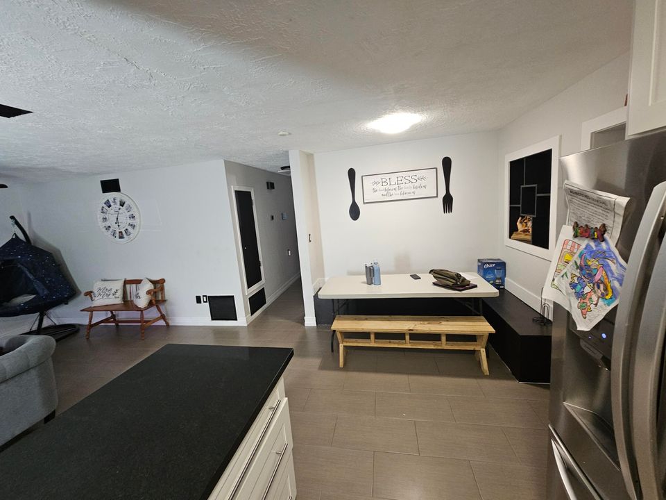 For Sale: $315,000 (3 beds, 2 baths, 1715 Square Feet)