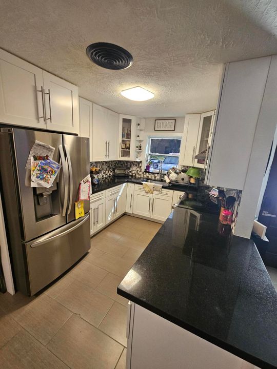 For Sale: $315,000 (3 beds, 2 baths, 1715 Square Feet)