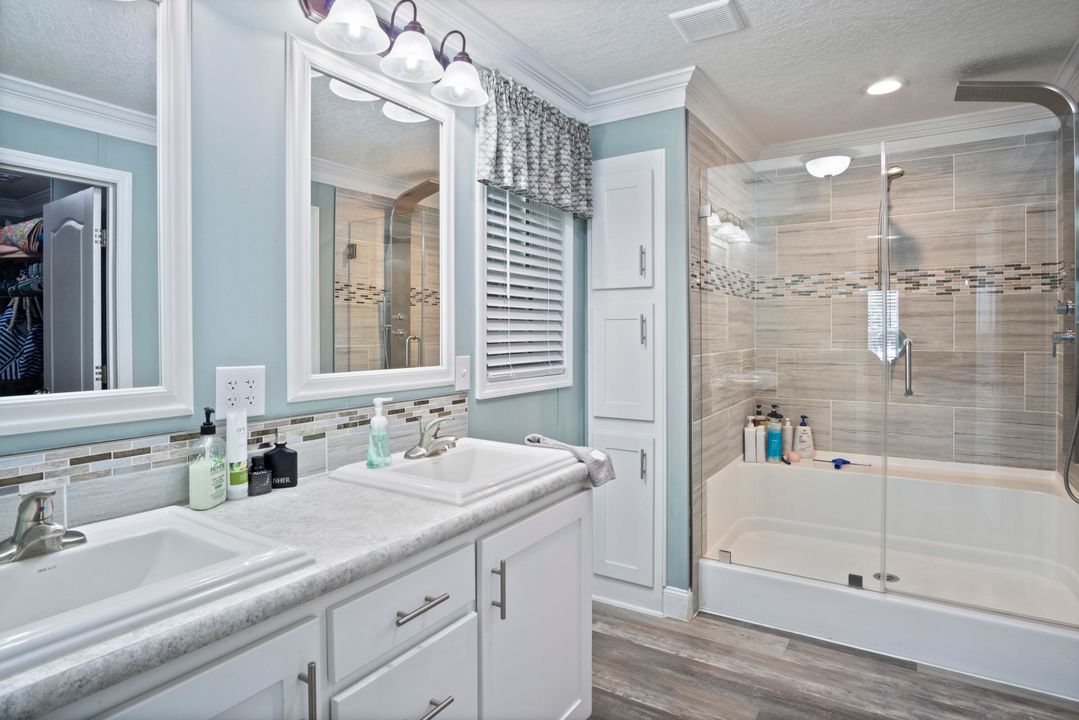 待售: $495,000 (4 贝兹, 2 浴室, 1701 平方英尺)