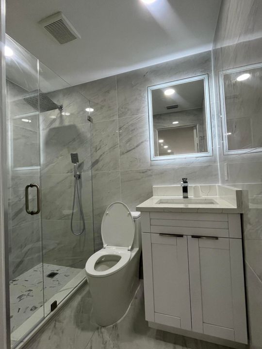 For Rent: $2,000 (2 beds, 1 baths, 750 Square Feet)