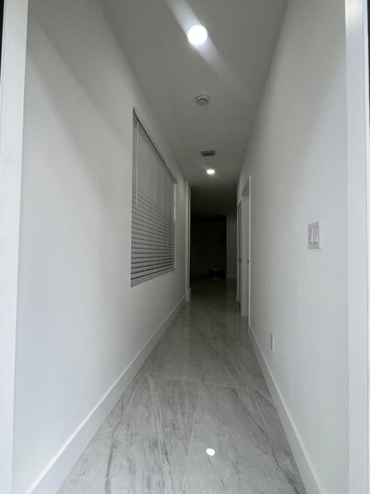 For Rent: $2,000 (2 beds, 1 baths, 750 Square Feet)