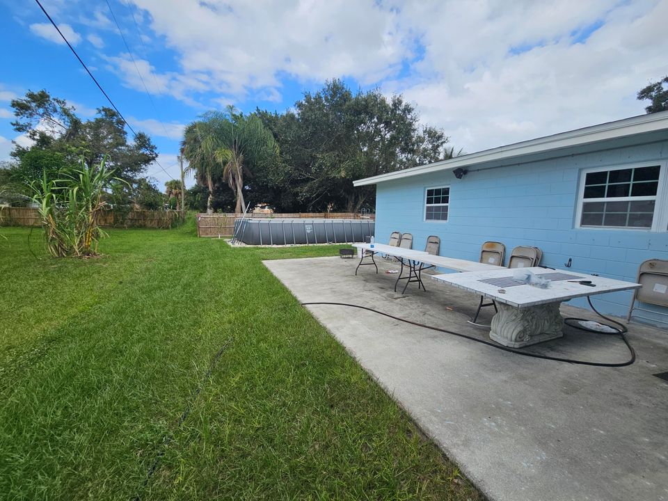 For Sale: $315,000 (3 beds, 2 baths, 1715 Square Feet)