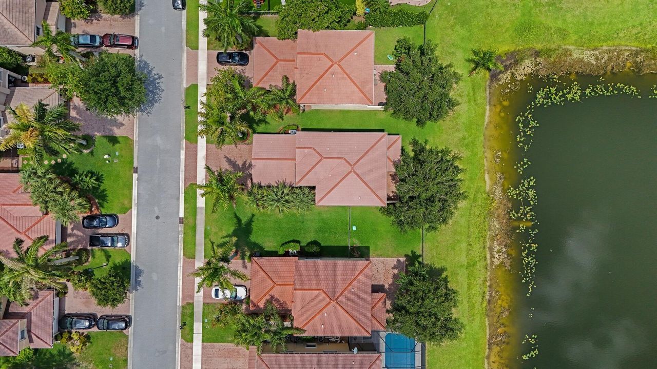 En Renta: $4,200 (4 camas, 3 baños, 2062 Pies cuadrados)